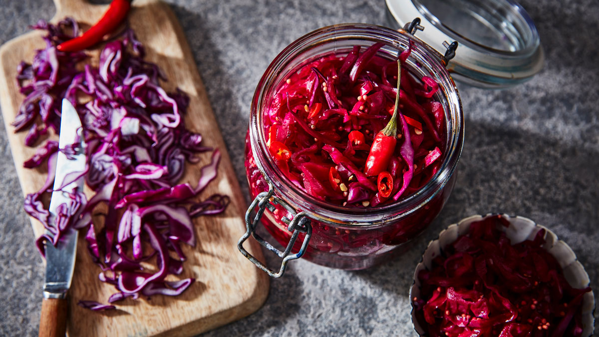 Spicy Pickled Red Cabbage