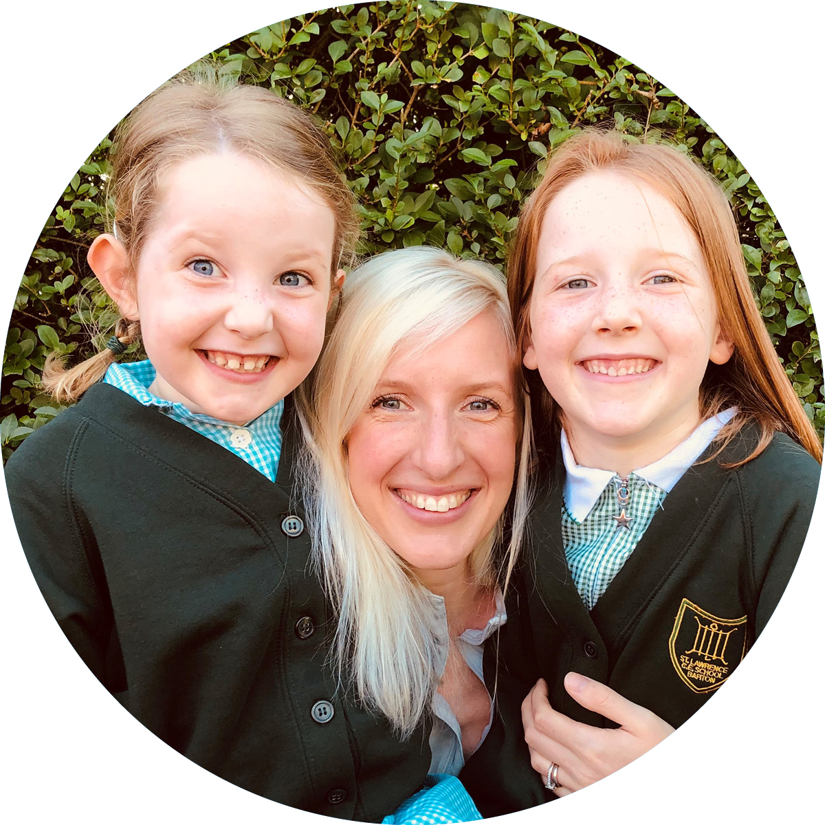 Nic and her daughters Eva and Phoebe