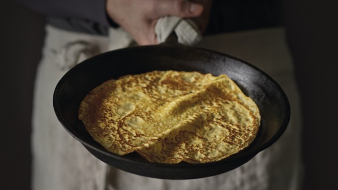 Perfect pancakes in a frying pan