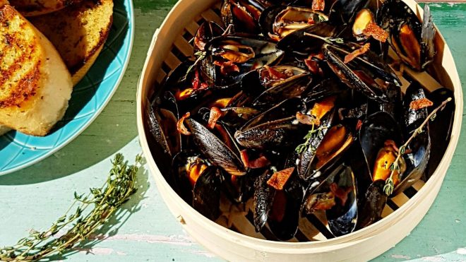 Lancashire Ale Steamed Mussels served in a wooden basket